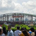 サイゴン川横断の歩行者専用橋の閉合作業
