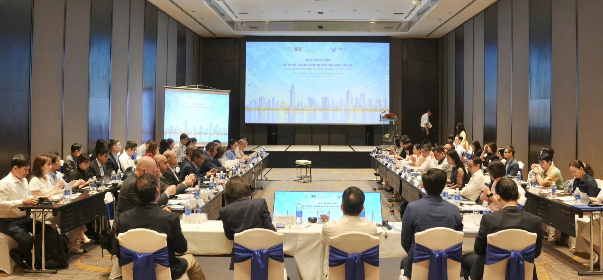 ベトナム国際金融センター・ホーチミン市（VIFC-HCMC）と国際金融公社（IFC）による国際債券の発行に関する協議会合