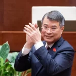 ベトナムの国会で2027年の経済成長率目標を述べたレ・ミン・フン首相